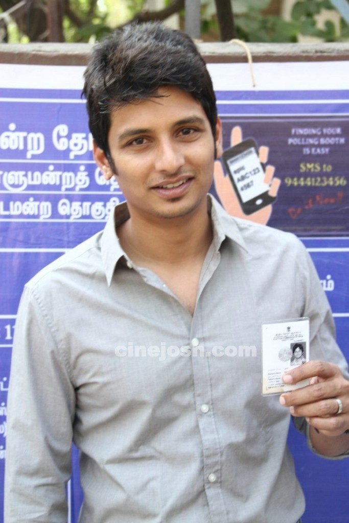 Tamil Celebrities Voting Photos - 36 / 108 photos