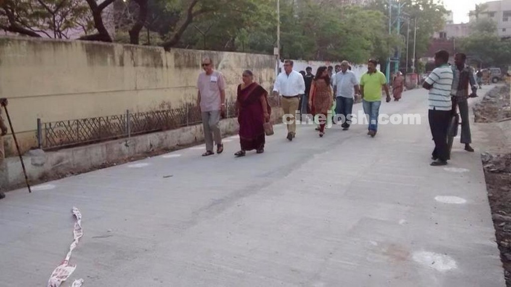 Tamil Celebrities Voting Photos - 68 / 108 photos