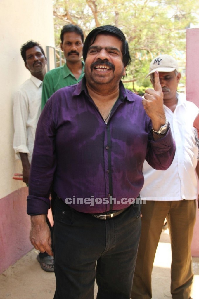 Tamil Celebrities Voting Photos - 105 / 108 photos