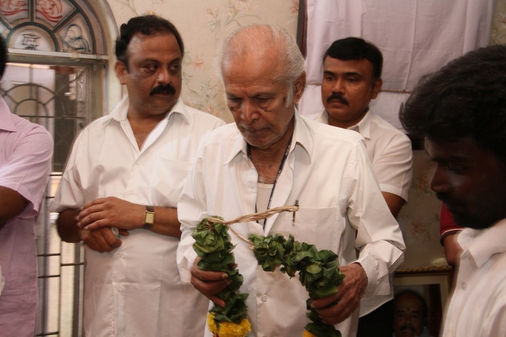 Tamil Director Ramanarayanan Condolences Photos - 107 / 151 photos