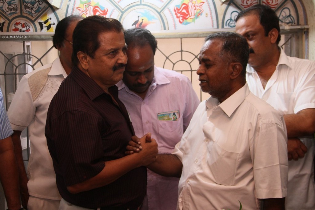 Tamil Director Ramanarayanan Condolences Photos - 115 / 151 photos