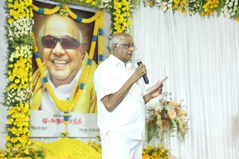 Tamil Film Industry Pays Homage To Kalaignar Karunanidhi - 1 / 20 photos
