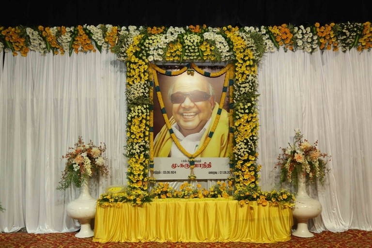 Tamil Film Industry Pays Homage To Kalaignar Karunanidhi - 4 / 20 photos