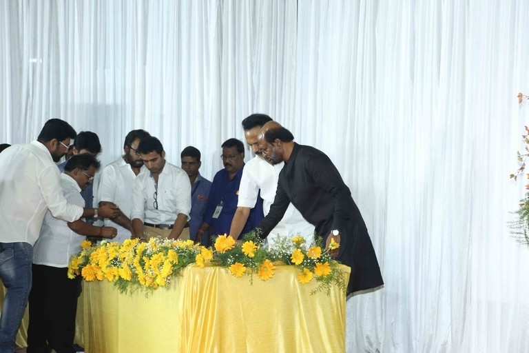 Tamil Film Industry Pays Homage To Kalaignar Karunanidhi - 14 / 20 photos