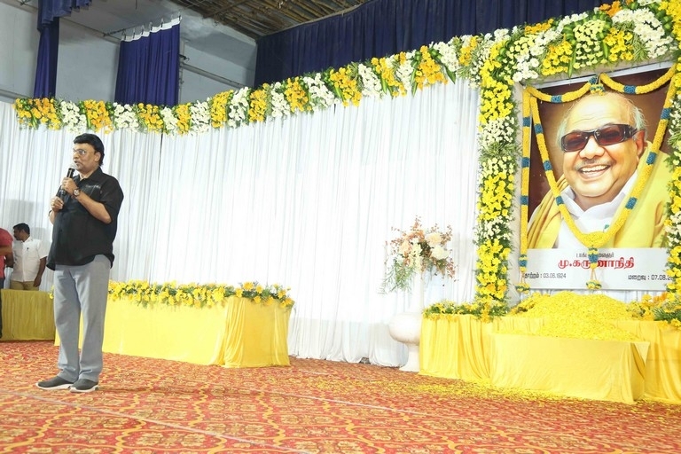 Tamil Film Industry Pays Homage To Kalaignar Karunanidhi - 18 / 20 photos