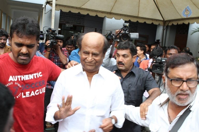 Tamil Nadu Assembly Election 2016 - 25 / 72 photos