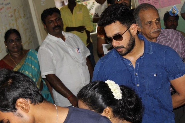 Tamil Nadu Assembly Election 2016 - 68 / 72 photos