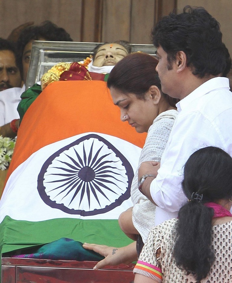 Tamil Nadu CM Jayalalithaa Final Journey Photos - 50 / 147 photos