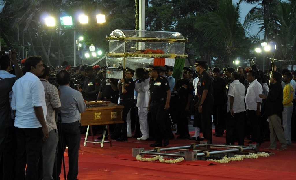 Tamil Nadu CM Jayalalithaa Final Journey Photos - 88 / 147 photos