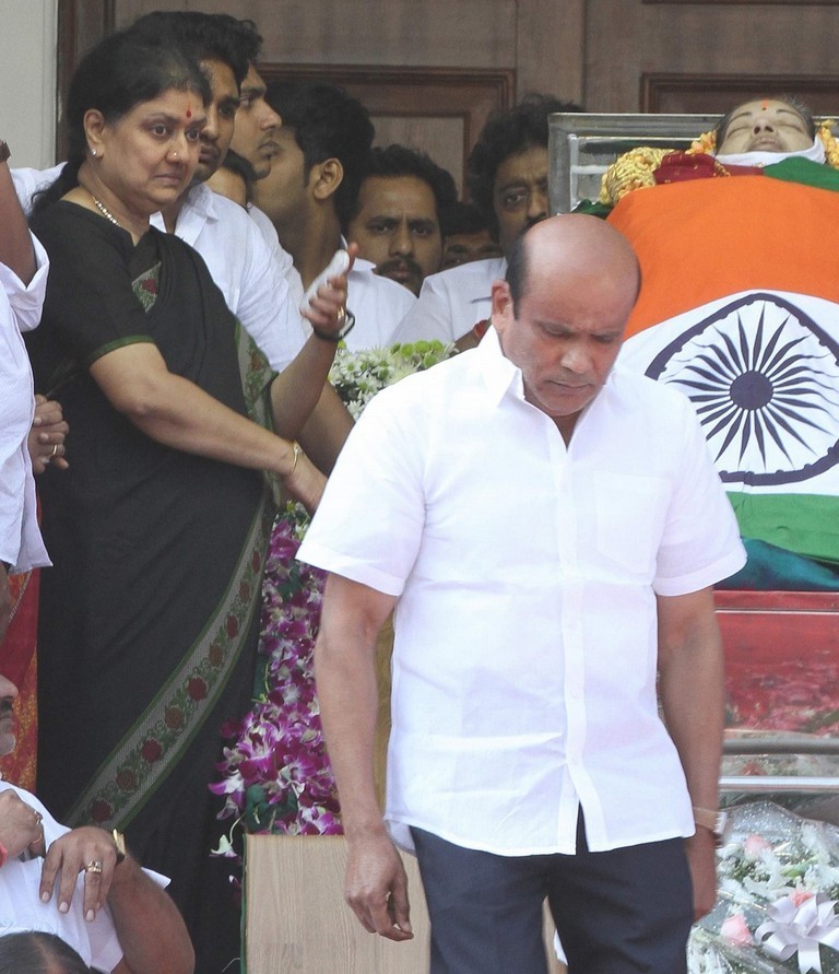 Tamil Nadu CM Jayalalithaa Final Journey Photos - 94 / 147 photos