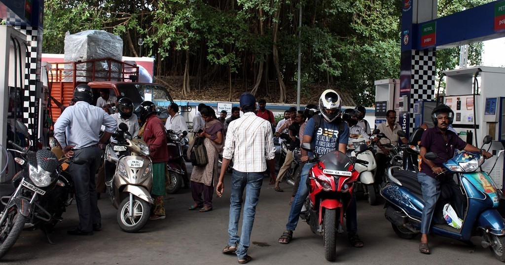 Tamil Nadu CM Jayalalithaa Final Journey Photos - 95 / 147 photos