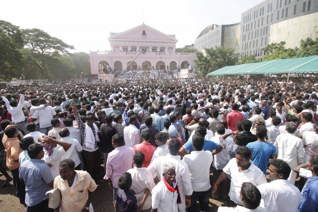 Tamil Nadu CM Jayalalithaa Final Journey Photos - 98 / 147 photos