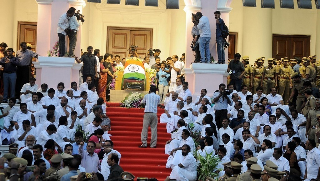 Tamil Nadu CM Jayalalithaa Final Journey Photos - 120 / 147 photos