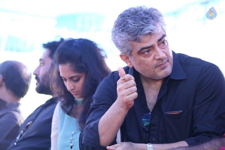 Tamil Stars at Jallikattu Hunger Strike - 25 / 51 photos