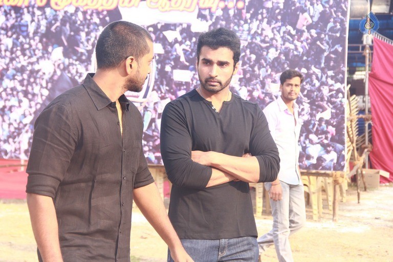 Tamil Stars at Jallikattu Hunger Strike - 36 / 51 photos