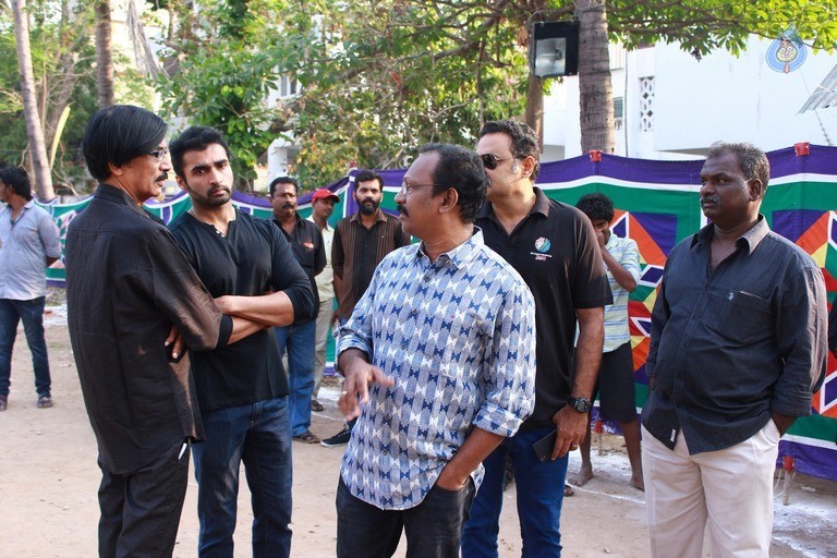 Tamil Stars at Jallikattu Hunger Strike - 38 / 51 photos