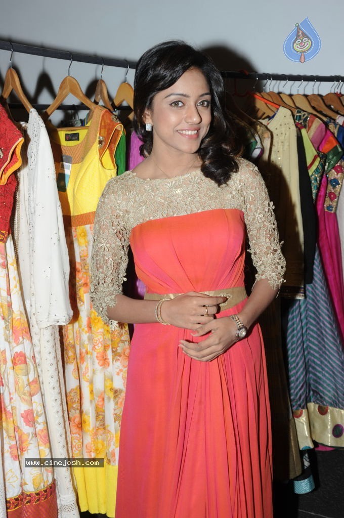 Tasyaah Fashion Show Logo Launch - 37 / 59 photos