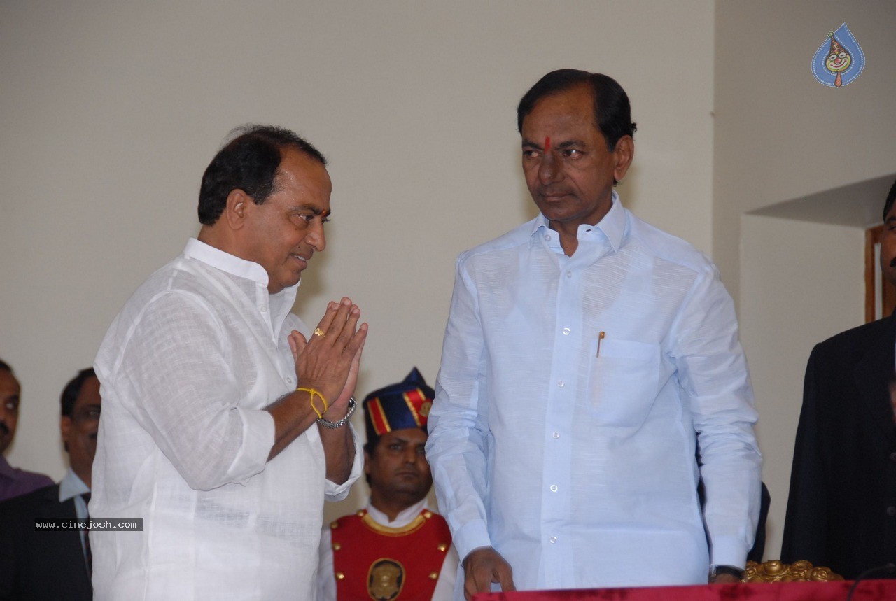 Telangana New Ministers Wearing Ceremony - 23 / 33 photos