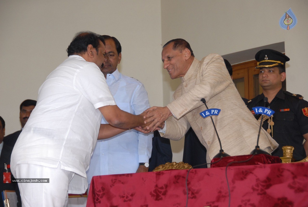 Telangana New Ministers Wearing Ceremony - 27 / 33 photos