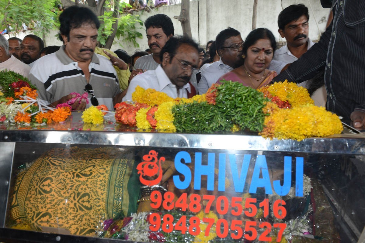 Telangana Sakuntala Condolences Photos - 14 / 55 photos