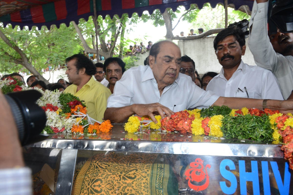 Telangana Sakuntala Condolences Photos - 35 / 55 photos