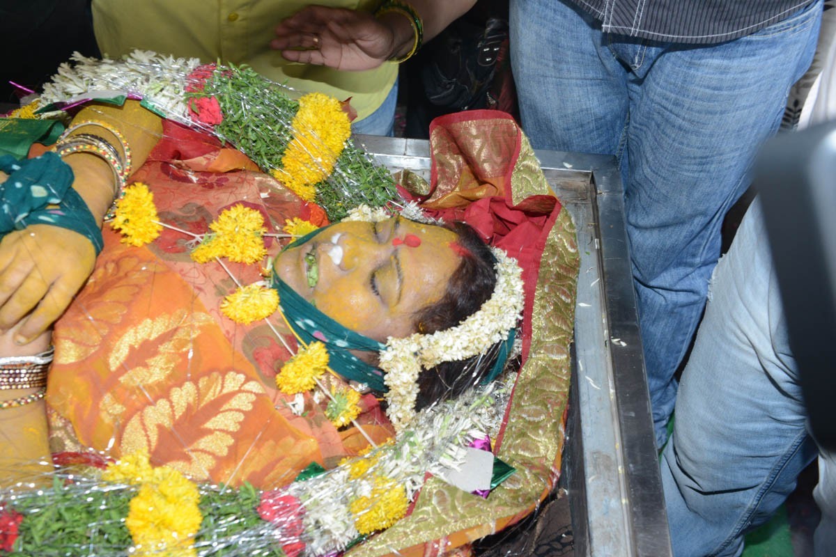 Telangana Sakuntala Condolences Photos - 44 / 55 photos