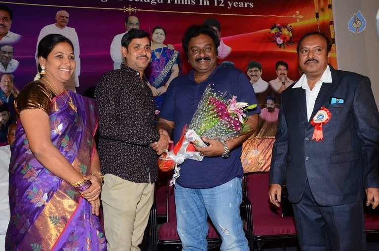 Telugu Cinema World Records Felicitation Press Meet - 17 / 42 photos
