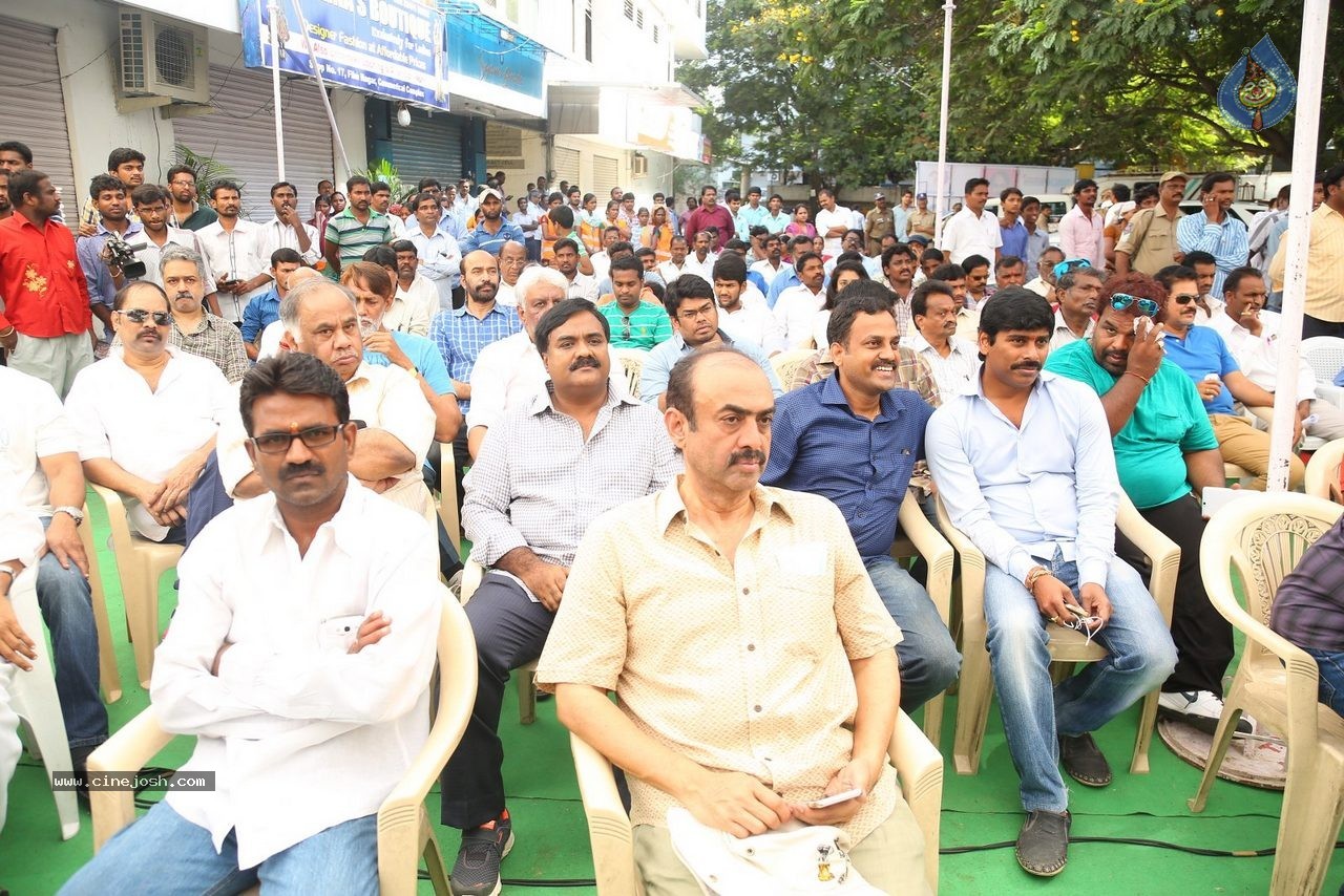 Telugu Film Industry Swachh Bharat Hyderabad 01 - 36 / 97 photos