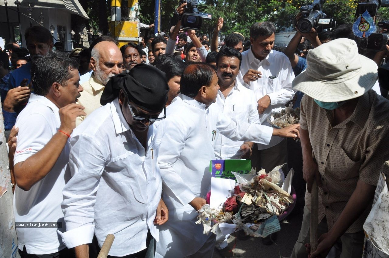 Telugu Film Industry Swachh Bharat Hyderabad 02 - 3 / 36 photos