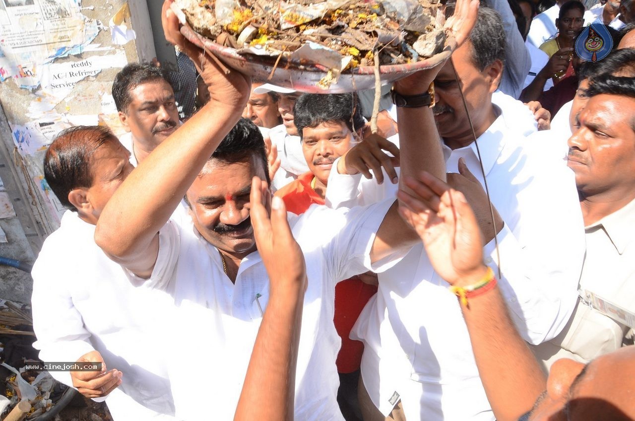 Telugu Film Industry Swachh Bharat Hyderabad 02 - 16 / 36 photos
