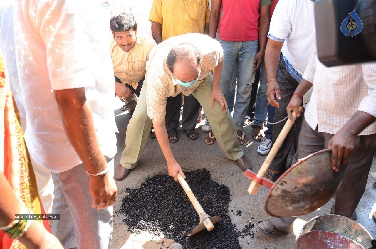 Telugu Film Industry Swachh Bharat Hyderabad 02 - 23 / 36 photos