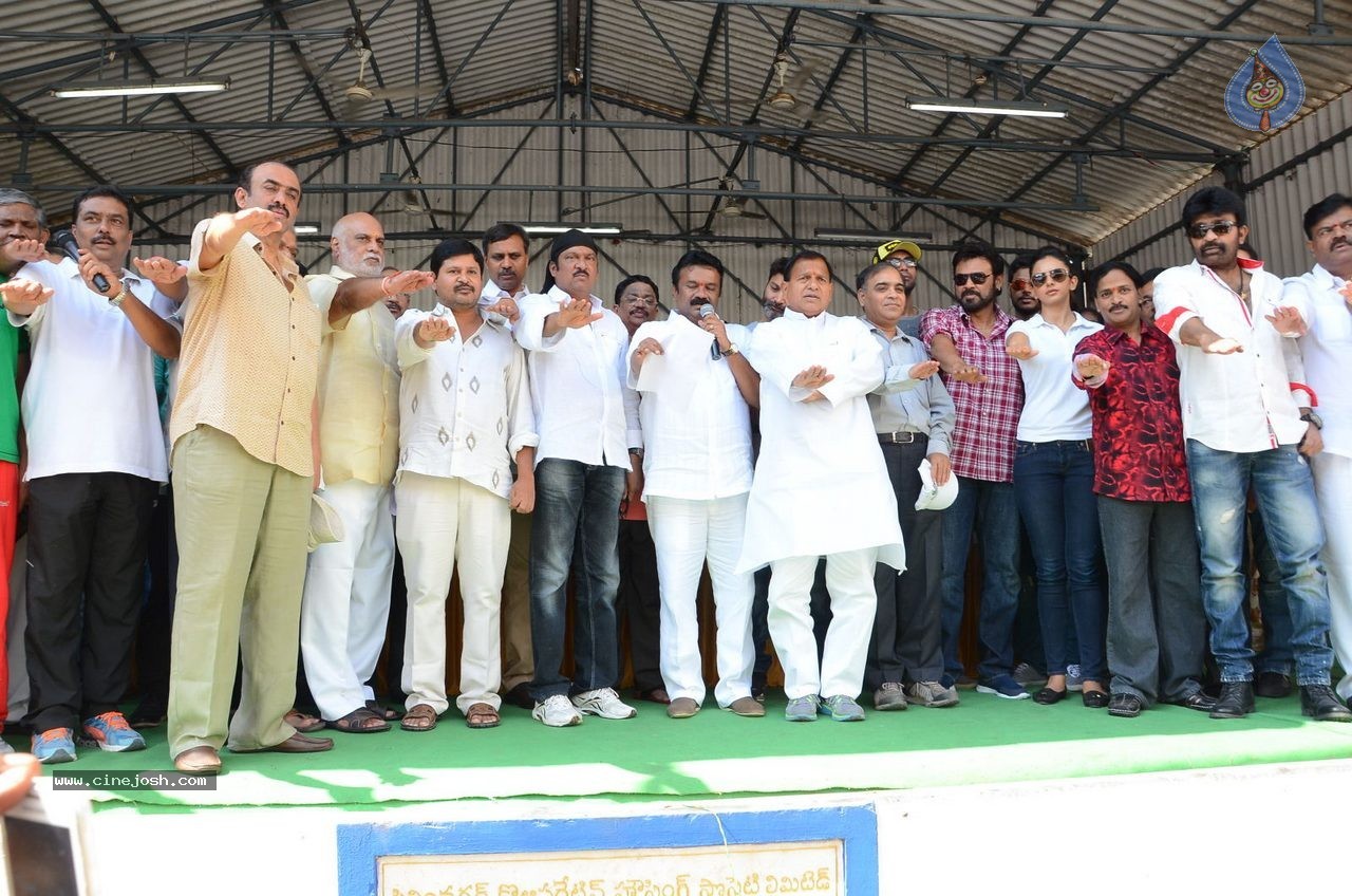 Telugu Film Industry Swachh Bharat Hyderabad 02 - 29 / 36 photos