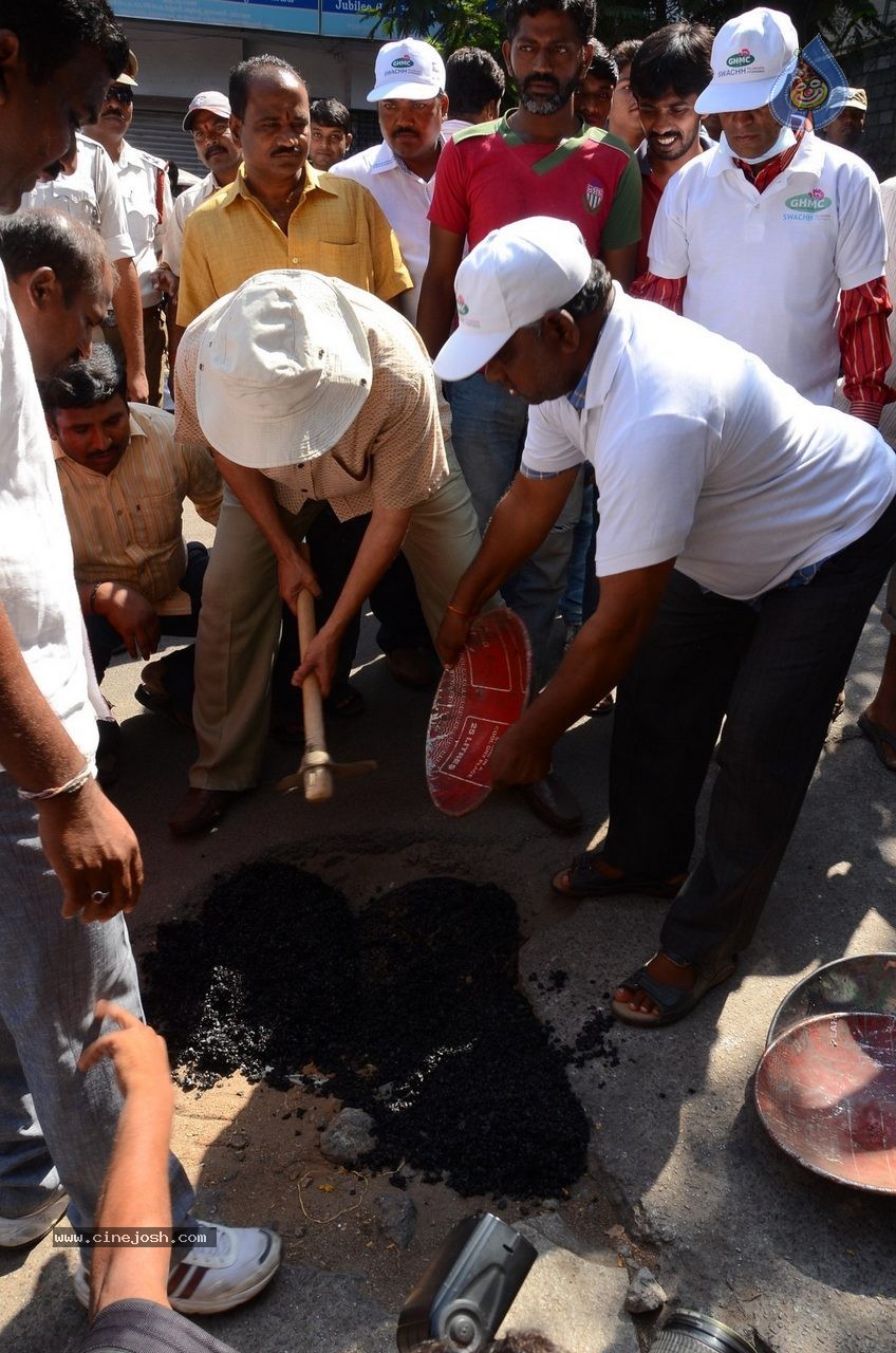 Telugu Film Industry Swachh Bharat Hyderabad 02 - 35 / 36 photos