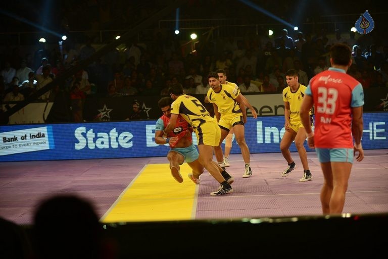 Telugu Titans Vs Jaipur Pink Panthers Kabaddi Match Photos - 2 / 100 photos