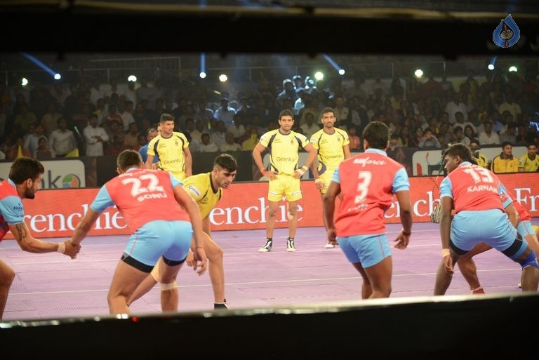 Telugu Titans Vs Jaipur Pink Panthers Kabaddi Match Photos - 9 / 100 photos