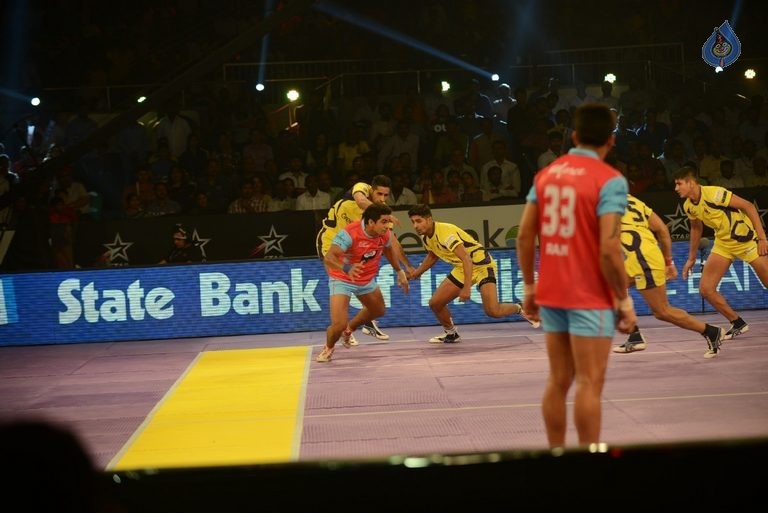 Telugu Titans Vs Jaipur Pink Panthers Kabaddi Match Photos - 28 / 100 photos