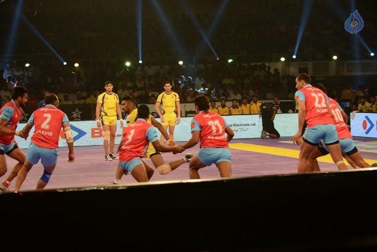 Telugu Titans Vs Jaipur Pink Panthers Kabaddi Match Photos - 40 / 100 photos