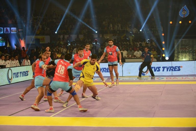Telugu Titans Vs Jaipur Pink Panthers Kabaddi Match Photos - 60 / 100 photos