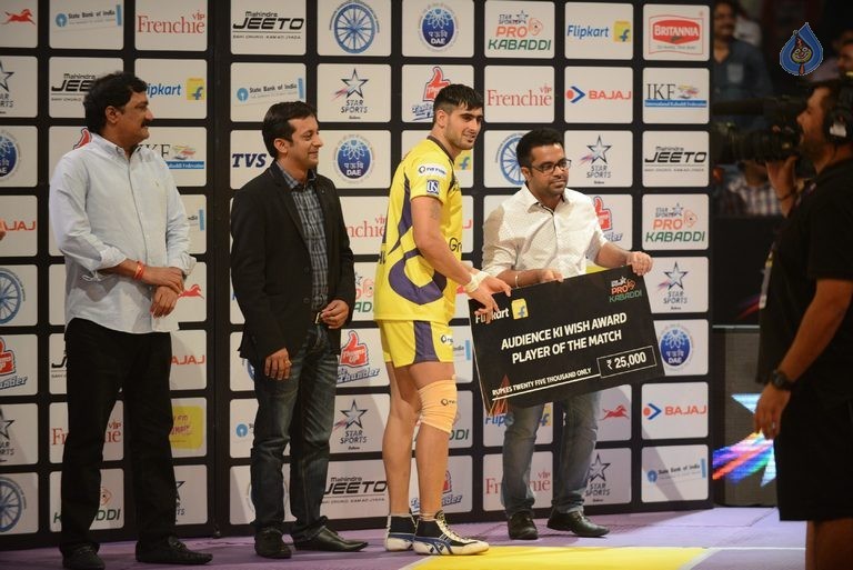 Telugu Titans Vs Jaipur Pink Panthers Kabaddi Match Photos - 75 / 100 photos