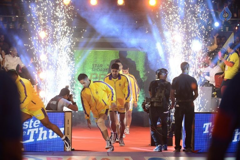 Telugu Titans Vs Jaipur Pink Panthers Kabaddi Match Photos - 80 / 100 photos