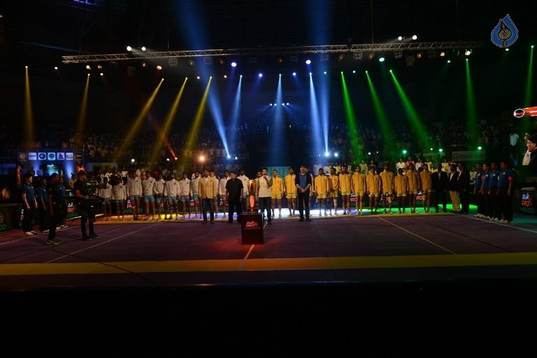 Telugu Titans Vs Jaipur Pink Panthers Kabaddi Match Photos - 85 / 100 photos