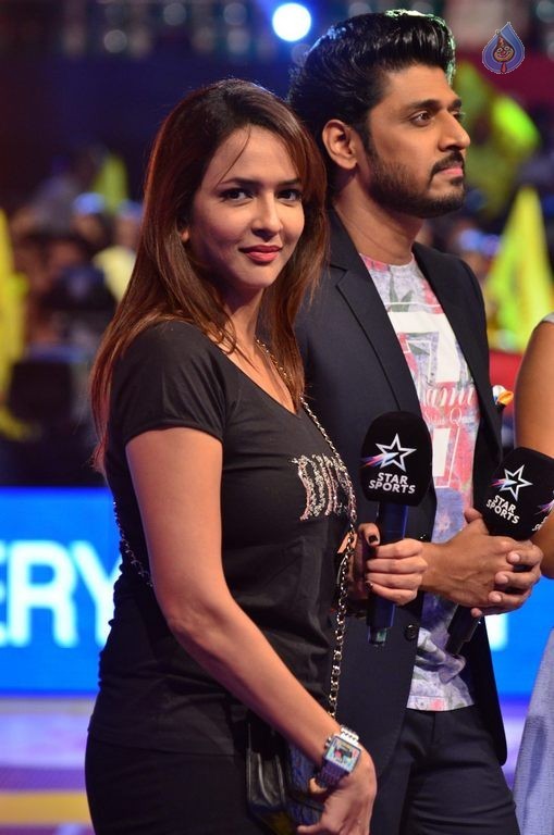 Telugu Titans Vs Bengal Warriors Kabaddi Match Photos - 10 / 78 photos