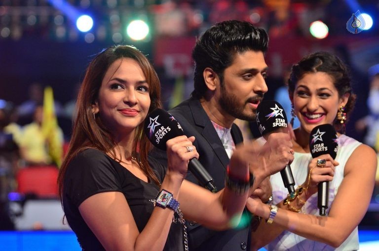 Telugu Titans Vs Bengal Warriors Kabaddi Match Photos - 15 / 78 photos