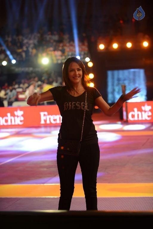 Telugu Titans Vs Bengal Warriors Kabaddi Match Photos - 19 / 78 photos