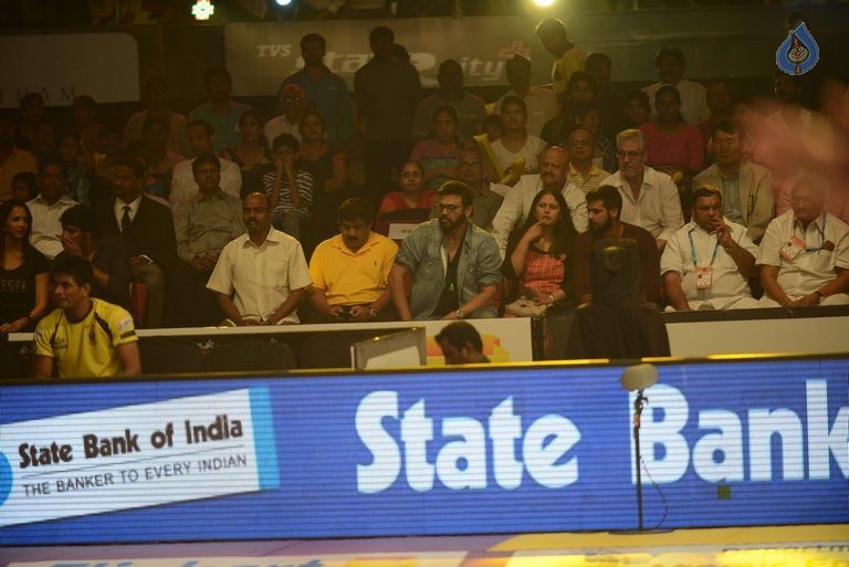 Telugu Titans Vs Bengal Warriors Kabaddi Match Photos - 20 / 78 photos