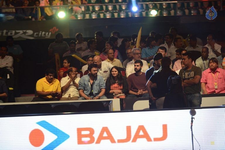 Telugu Titans Vs Bengal Warriors Kabaddi Match Photos - 39 / 78 photos