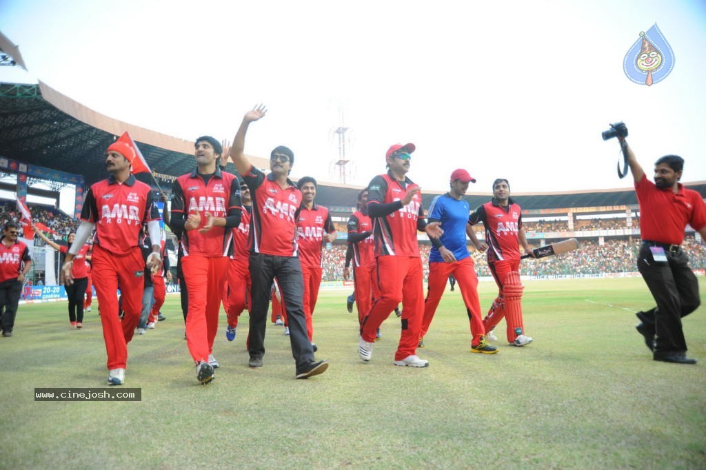 Telugu Warriors VS Bengal Tigers Match - 7 / 141 photos