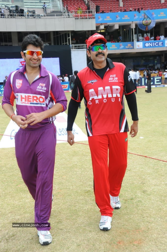 Telugu Warriors VS Bengal Tigers Match - 42 / 141 photos