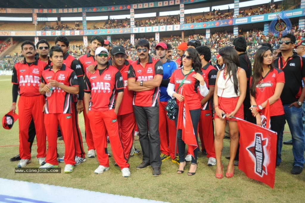 Telugu Warriors VS Bengal Tigers Match - 47 / 141 photos