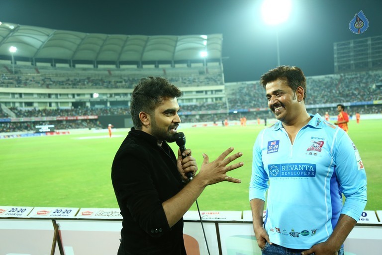 Telugu Warriors Vs Bhojpuri Dabanggs Match - 5 / 41 photos